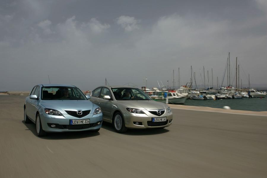  Mazda3 2003 года  (фото 21 из 142)